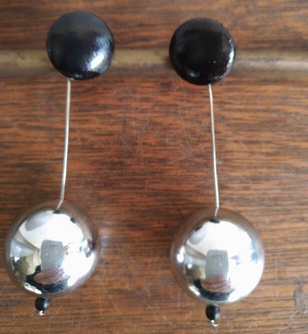黒と銀シンプルピアス