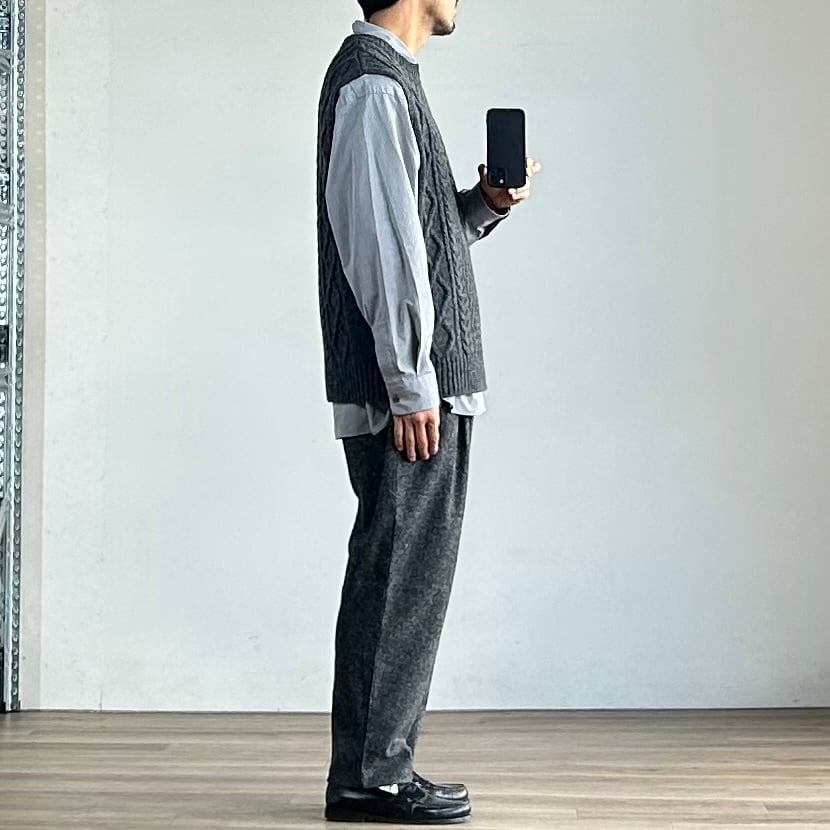 STILL BY HAND 25aw サキソニースラックス チャコール 44