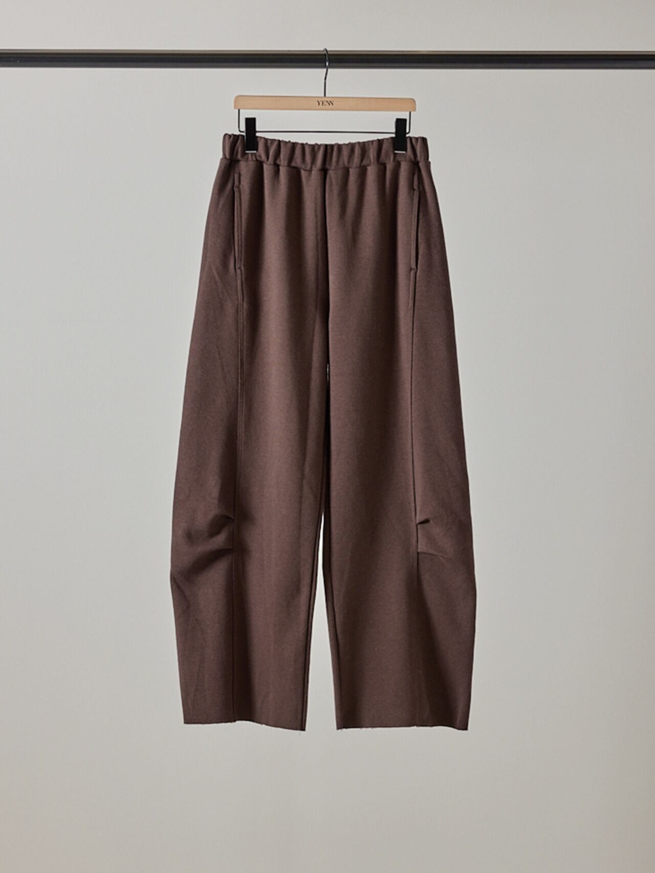 YENN 】 KNEE TUCK SWEAT PT | valance 福井｜レディース