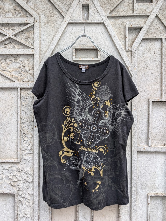 "SOUTH POLE" rhinestone & studs tee