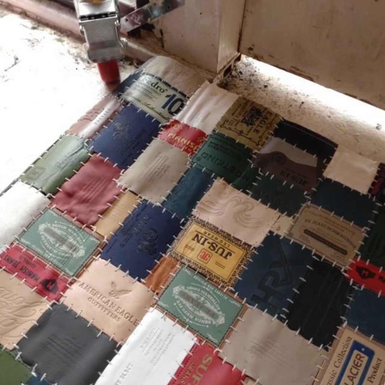 TOPANGA Homefurnishing　デニムレザーパッチラグマット　ベージュカラー　80×140cm　玄関マット　ラグマット　本革　牛革