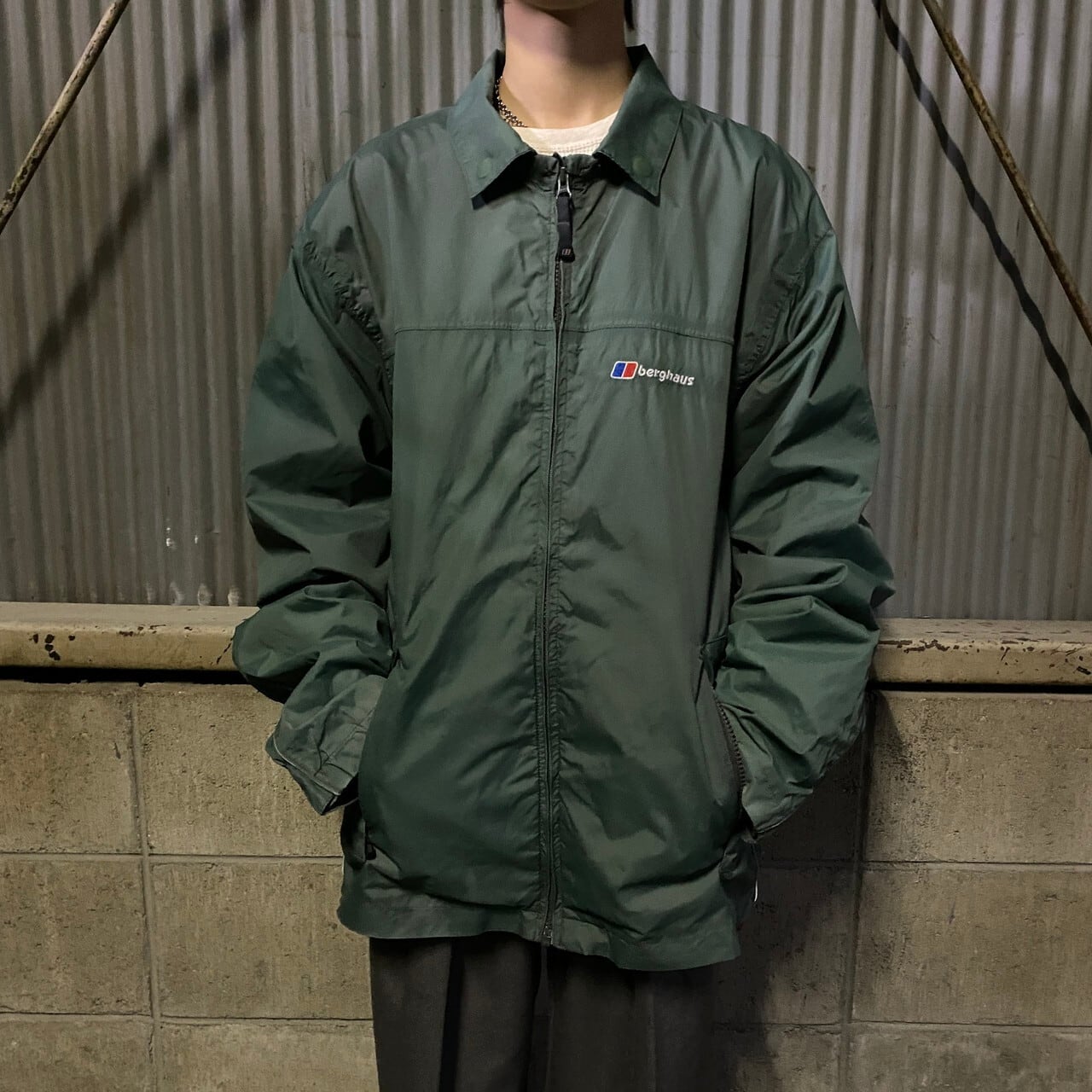 最終　O　berghaus ナイロンジャケット　黒　S   ☺︎