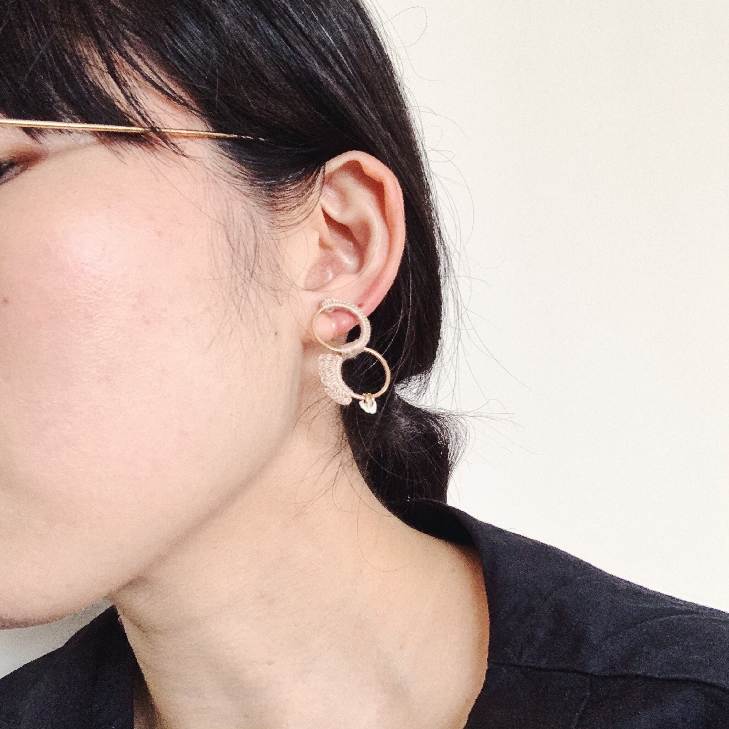 mobile耳飾り　マルピンクベージュ（ノンホールタイプ）