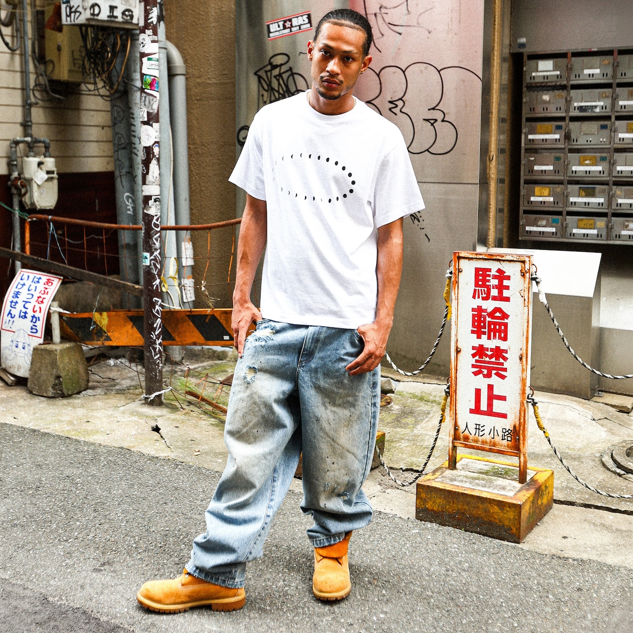 MOON PHASE PREMIUM COTTON BOX TEE