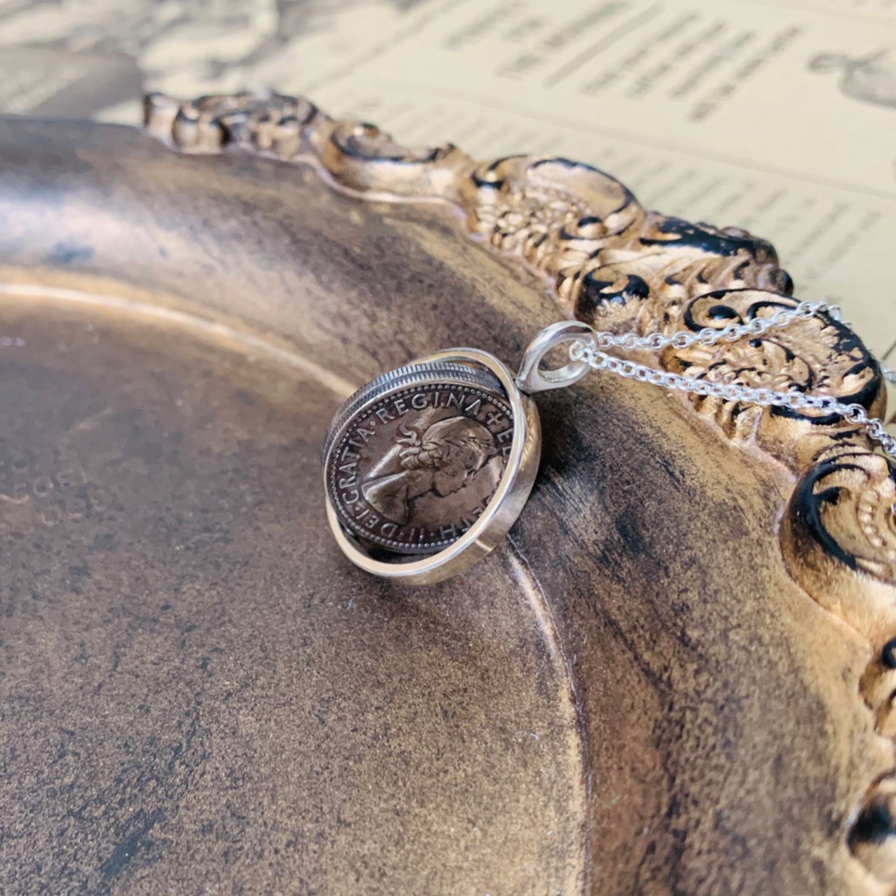 シックスペンスコイン回転式ネックレス