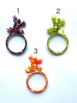 かえるルーペ【メガネ産地福井～メガネ素材で作ったアクセサリー】