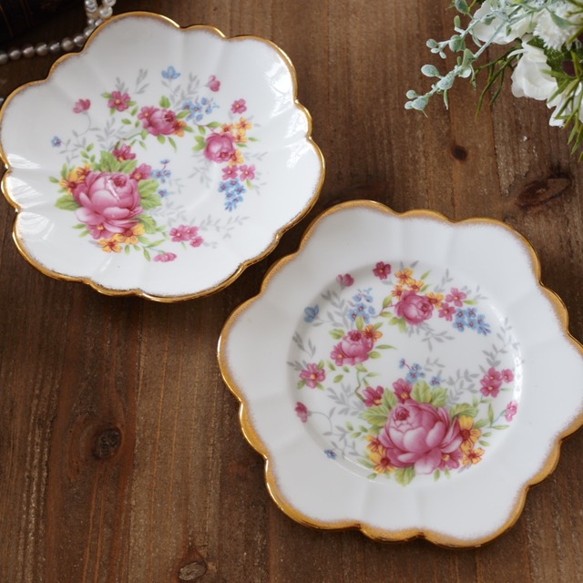 Salisbury Floral｜ソールズベリー 鮮やかな花柄のプレート ※ソーサープレゼント gallery image 1