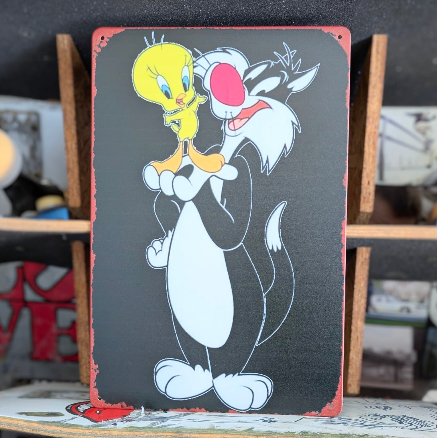 送料無料!ちょうどいいブリキ看板【 Looney Tunes ( ルーニー・テューンズ )】シルベスター&トゥイーティー / METAL SIGN / メタルサイン / ブリキ看板 / サインボード / ビンテージ加工 〚アメリカン雑貨 アメトイ〛