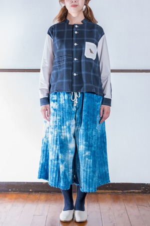 藍染コーデュロイ裾広がりパンツ