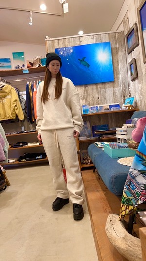 8th anniversary LIFE with aloha トレーナー (単品)￥12,000(￥13,200)