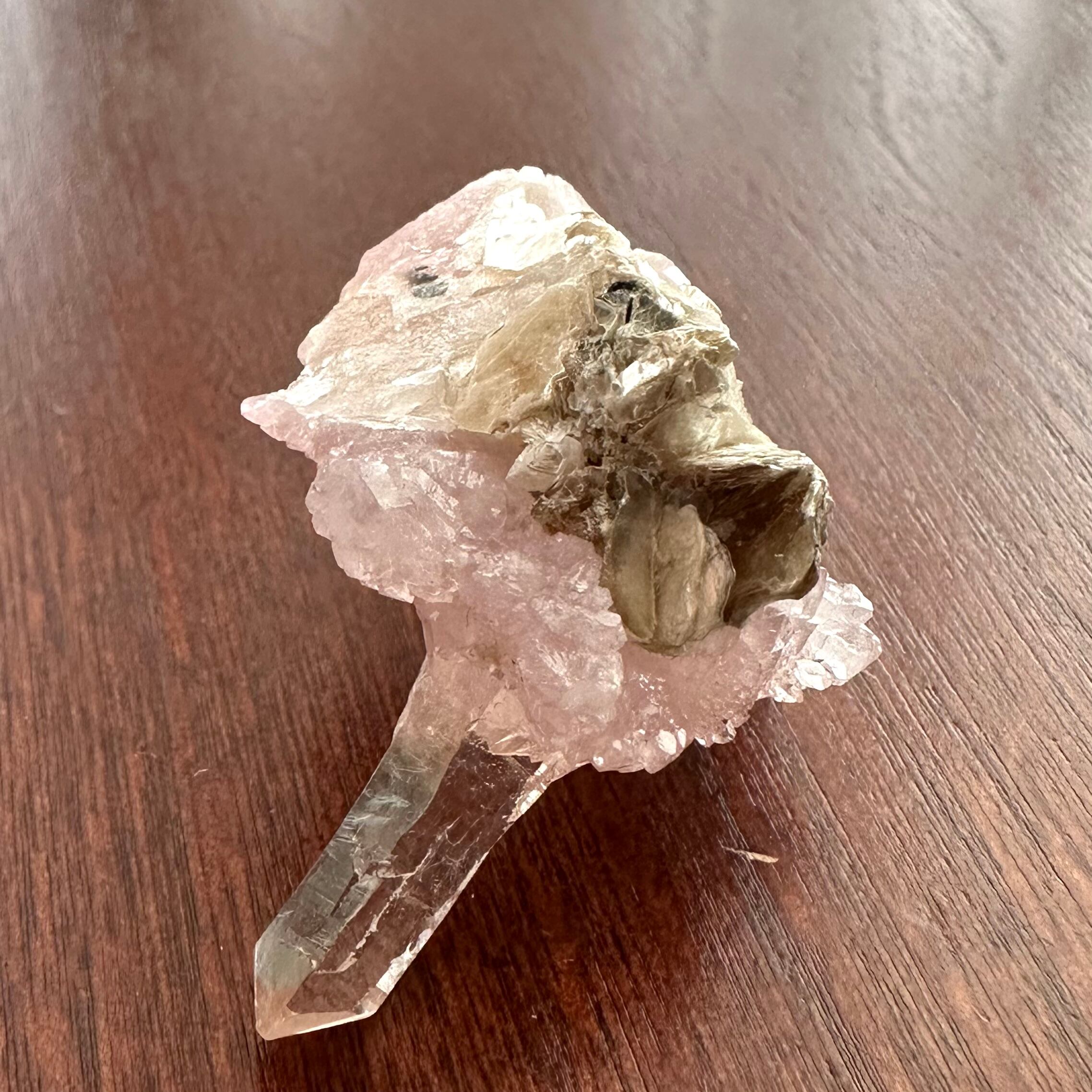 ローズクォーツ / スモーキークォーツ / マイカ【Smoky Quartz with