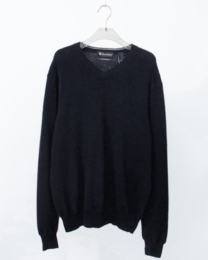 cashmere V-neck knit sweater