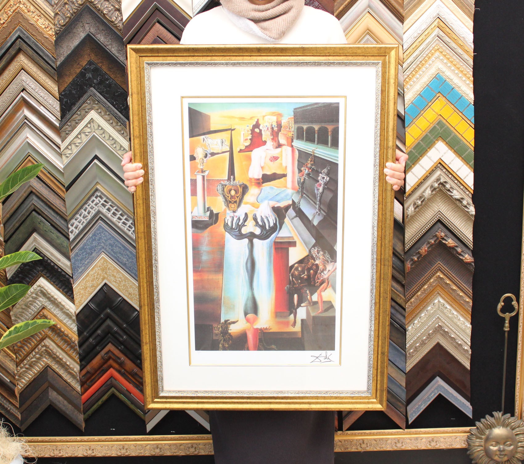 サルバドール ダリ「透明人間(インビジブル マン)」額縁4色選択可能