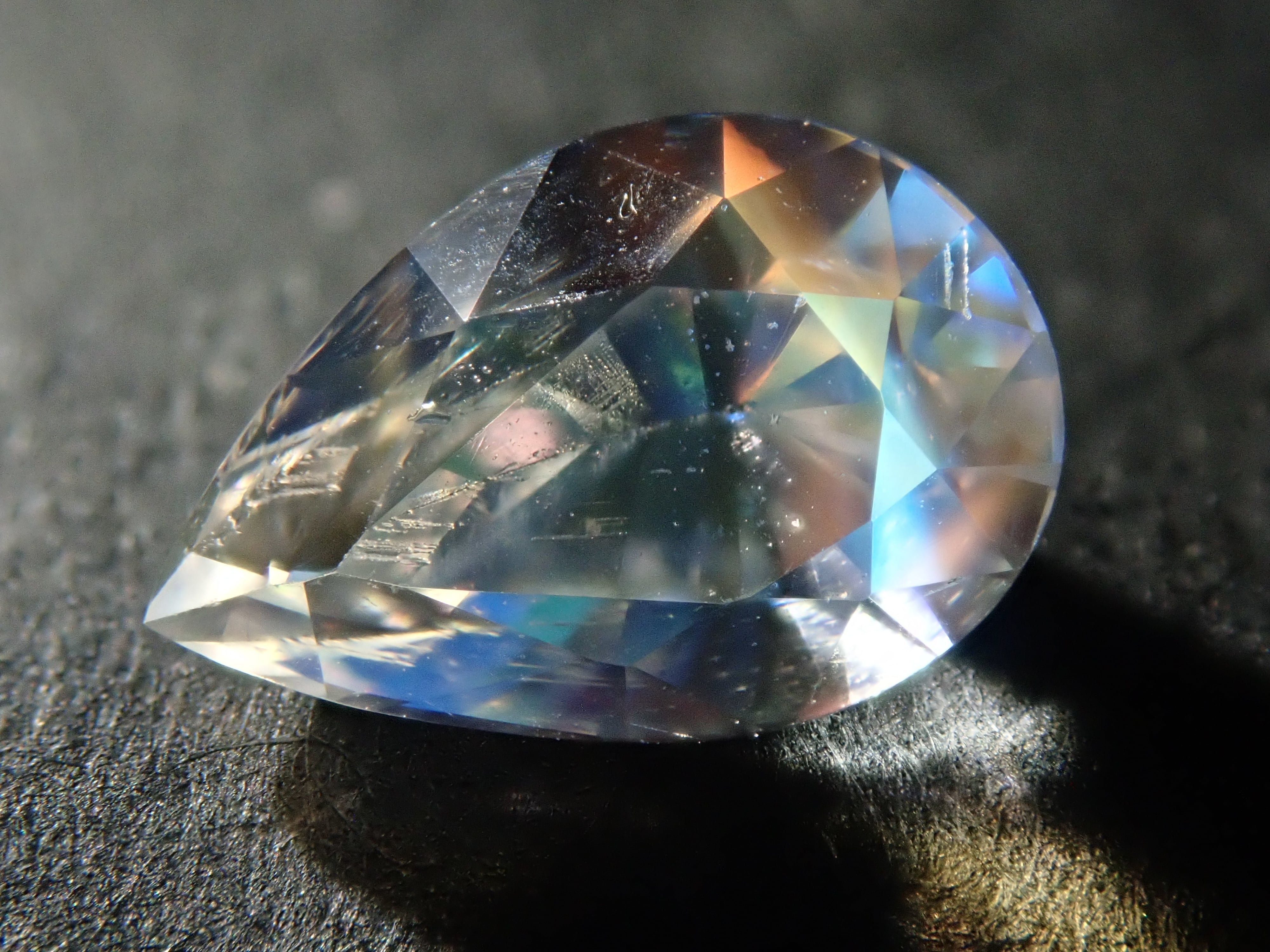 【新商品】マダガスカル産アンデシンラブライト 0.699ct