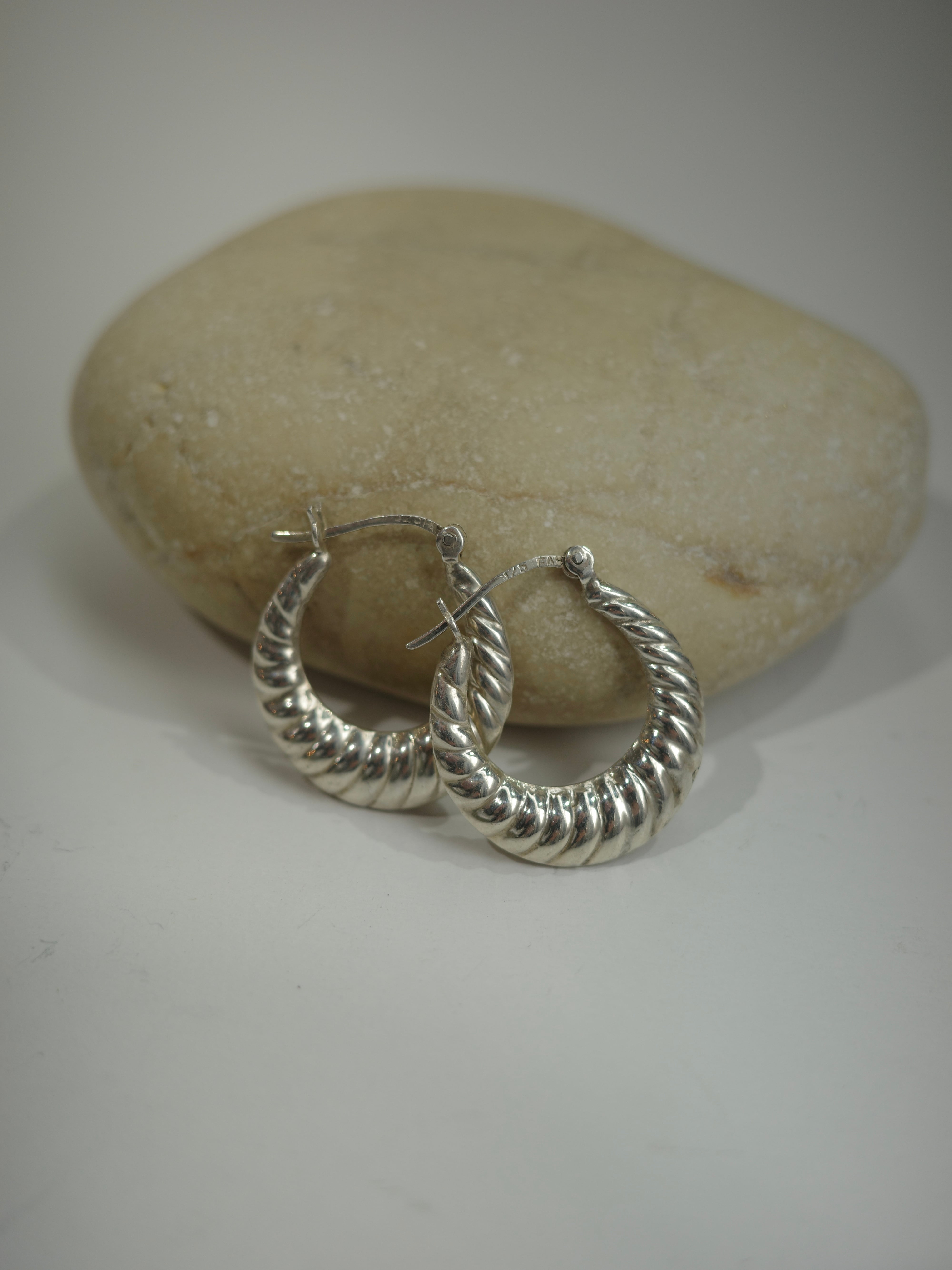 <vintage silver925>ribbed hoop pierce1