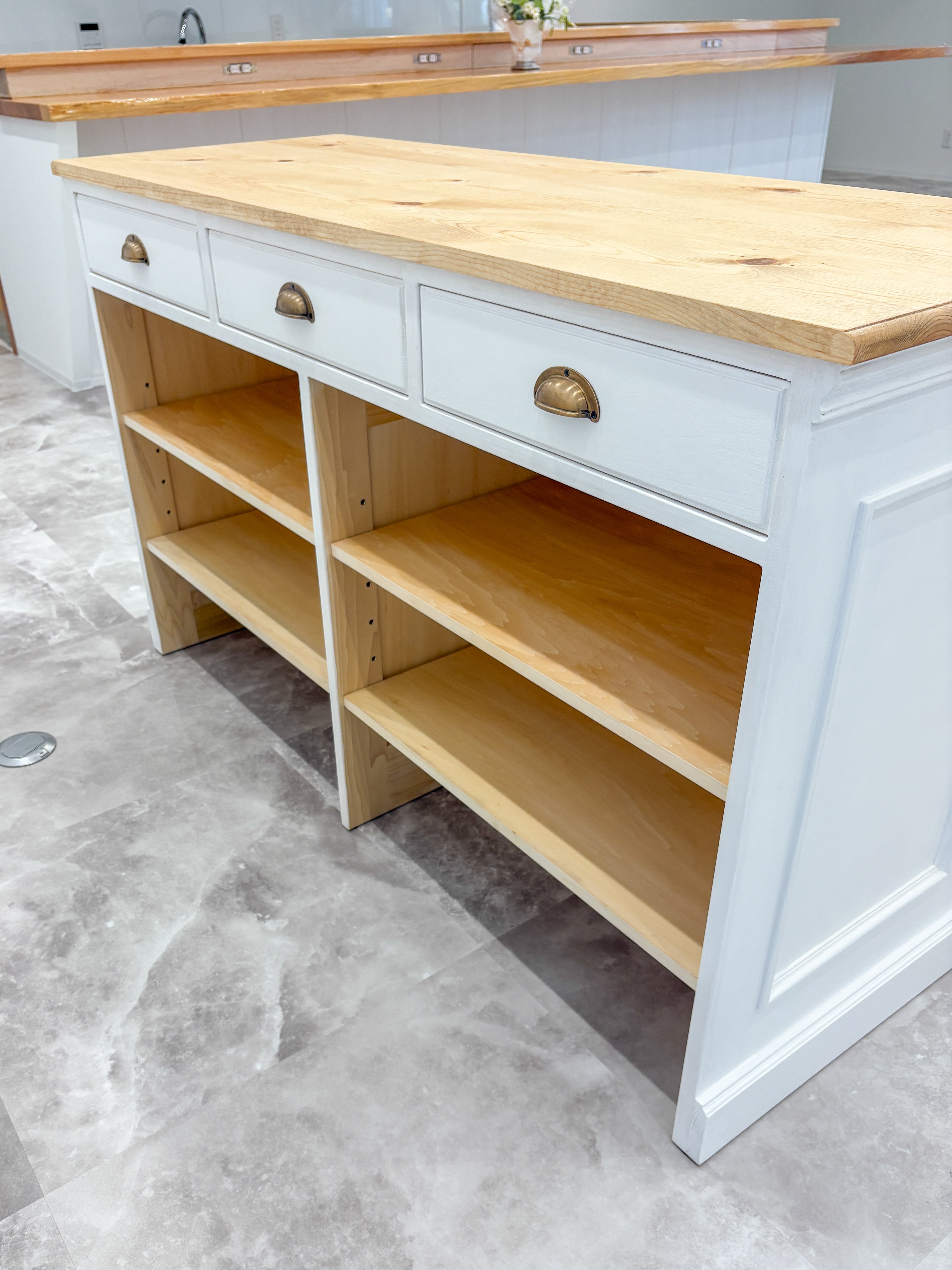 お花屋さん向け作業台カウンター156 (梱包作業に向いたオーダーメイドレジ台)W1500