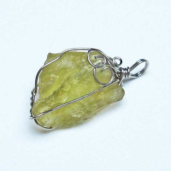 リビアングラス ペンダント 一点物 メール便可 112-13873