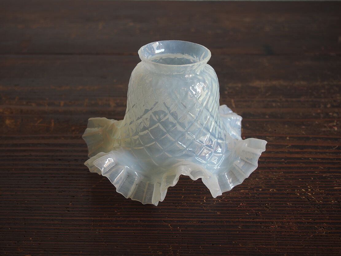 水色フリルガラスランプシェード直径32c オパールガラスオパールセント