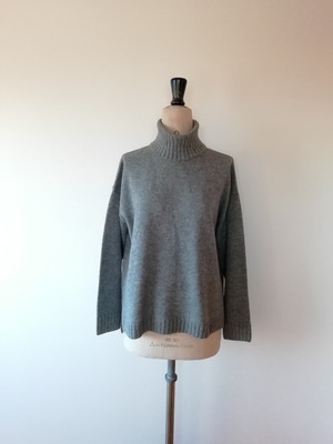 【Shiratakaknitichi】軽くてふんわり暖か♡ウール混タートルネックプルオーバー　ミディアムグレー