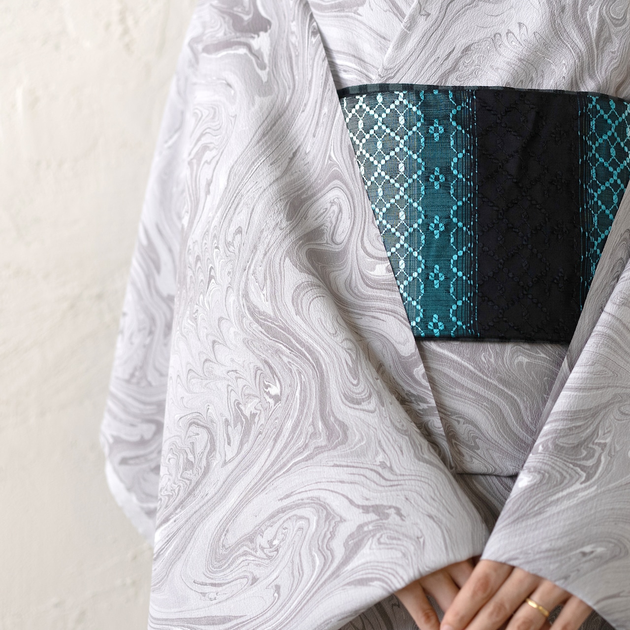 hannari〜鳩羽鼠〜本墨流し柄〜洗えるきもの(シルジェリー)〜