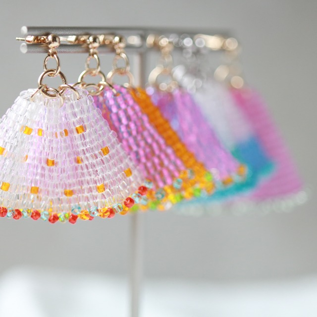 Frilly Earing (colorful)