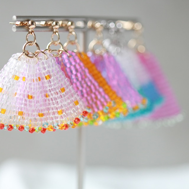 Frilly Earing (colorful)