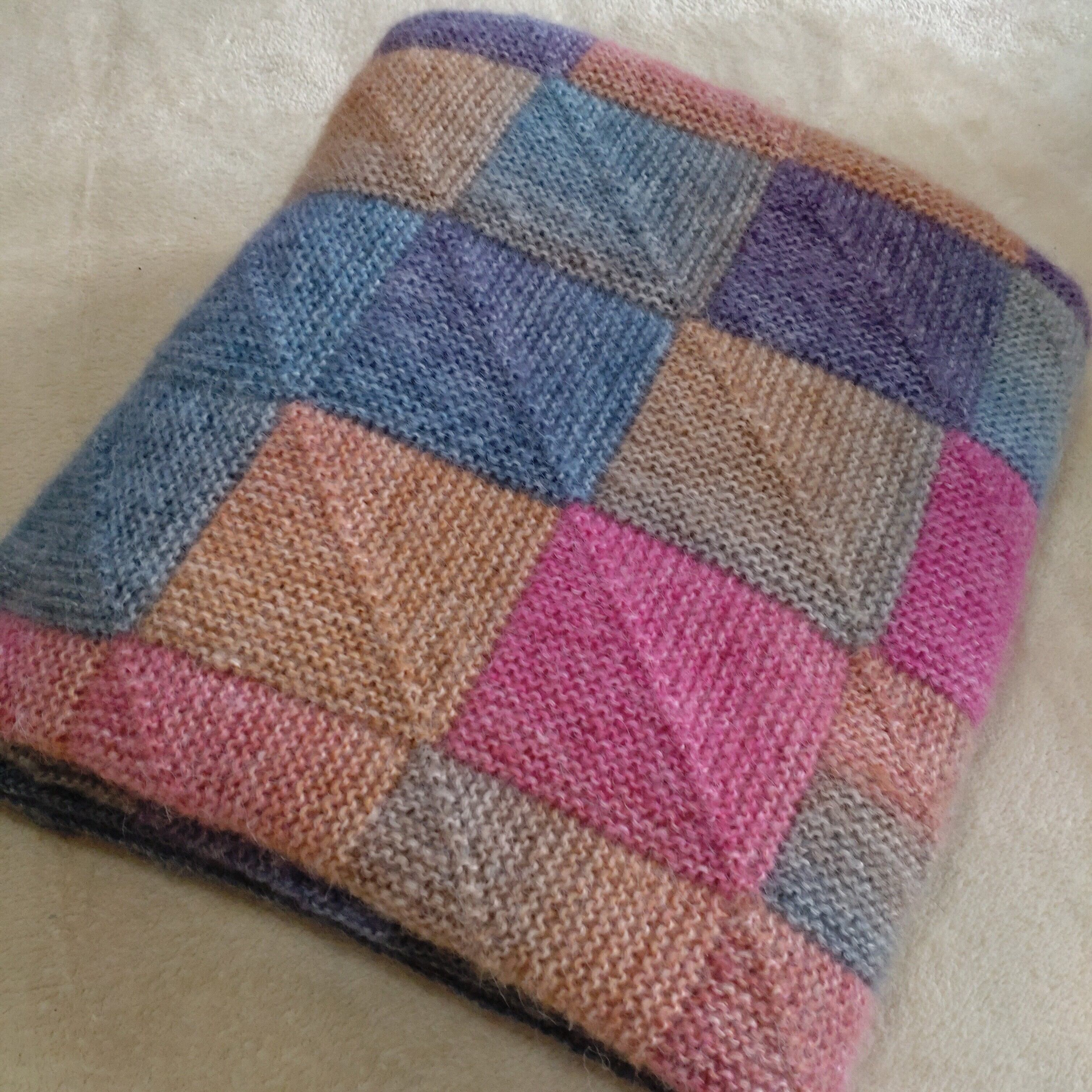 ＊ハンドメイド＊　ドミノ編みブランケット ドミノ編みブランケット 100×150 | mikoto brand