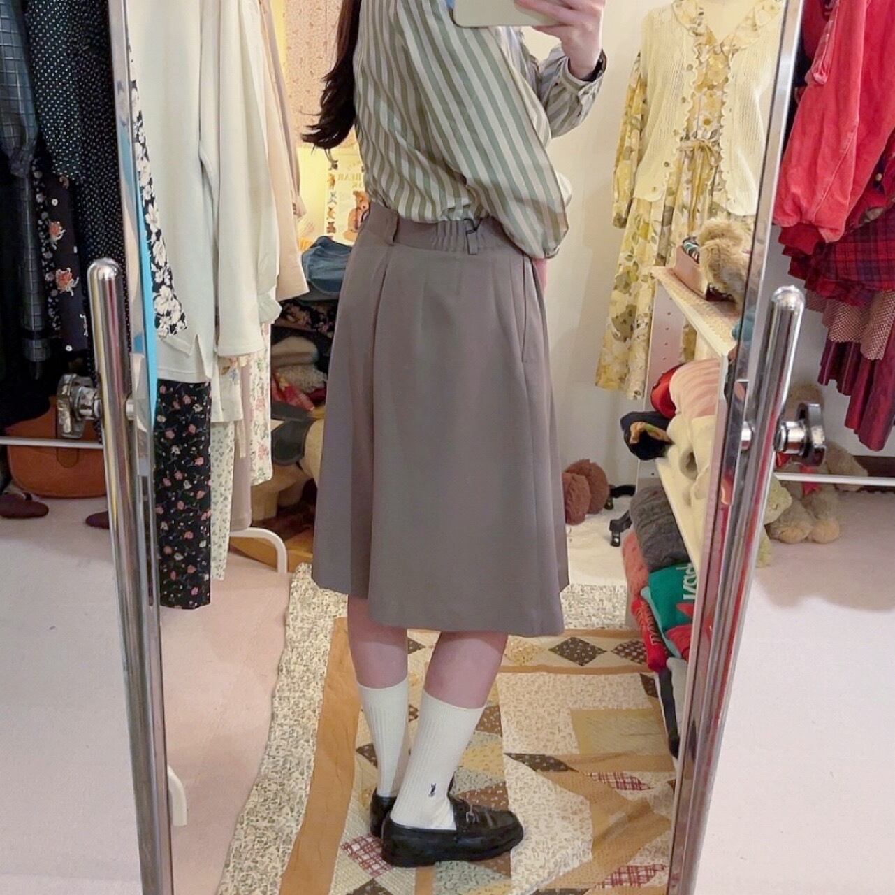 gray beige flare half pants