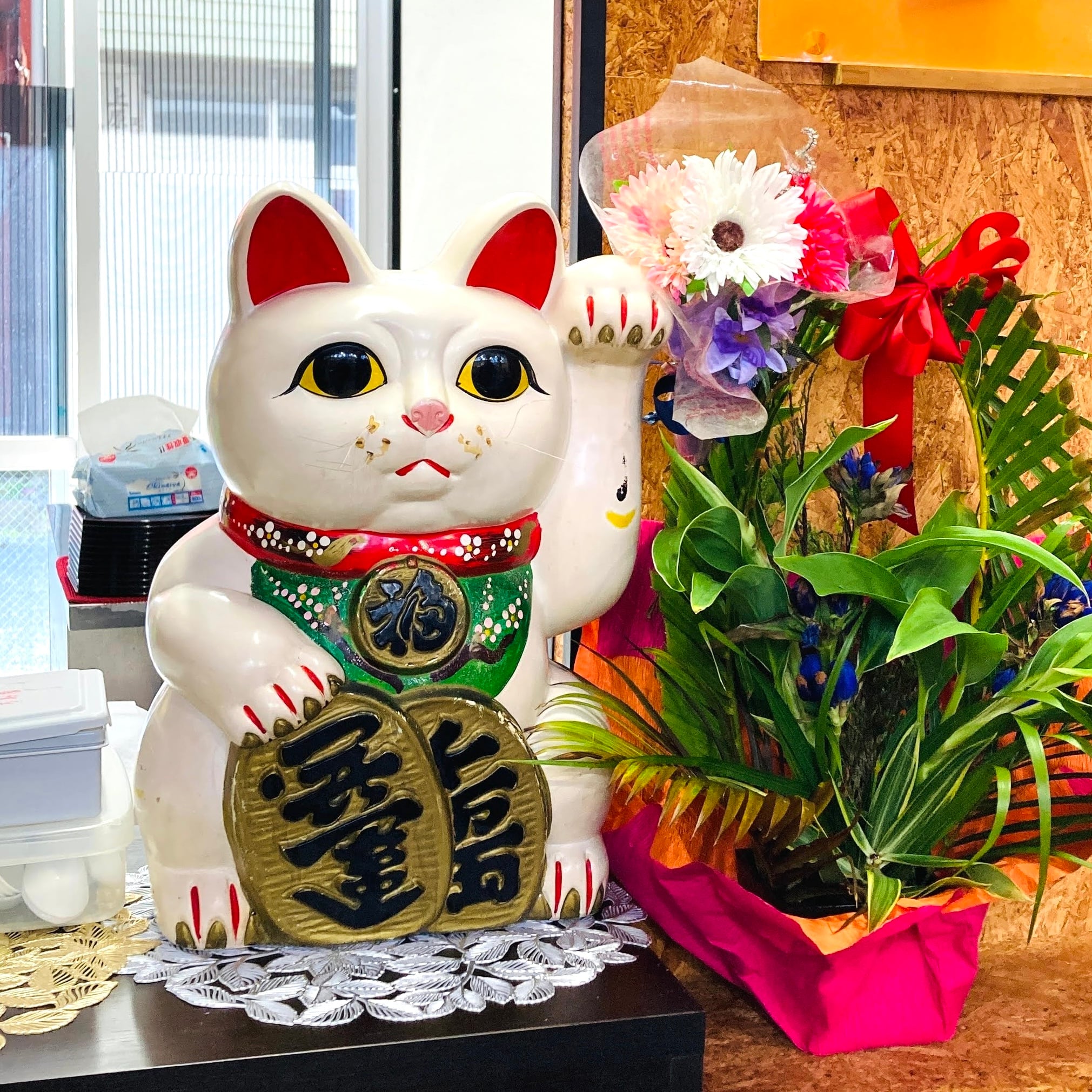 OKINAWA LUCKY CAT(沖縄招き猫)』Tシャツ(三毛猫・黒T) | 海猫商店