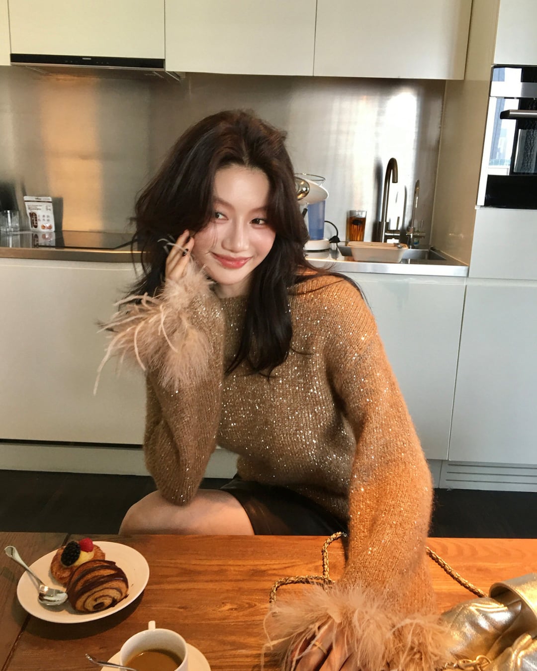 フェザースリーブラメニットトップス A25487