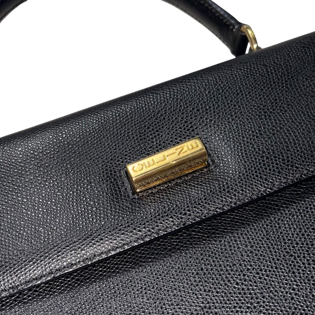 vintage CELINE black leather hand bag “Turn Lock”