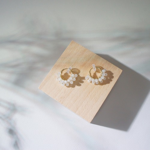 ﾎﾜｲﾄﾑｰﾝｽﾄｰﾝ ﾌｰﾌﾟ ｲﾔﾘﾝｸﾞ