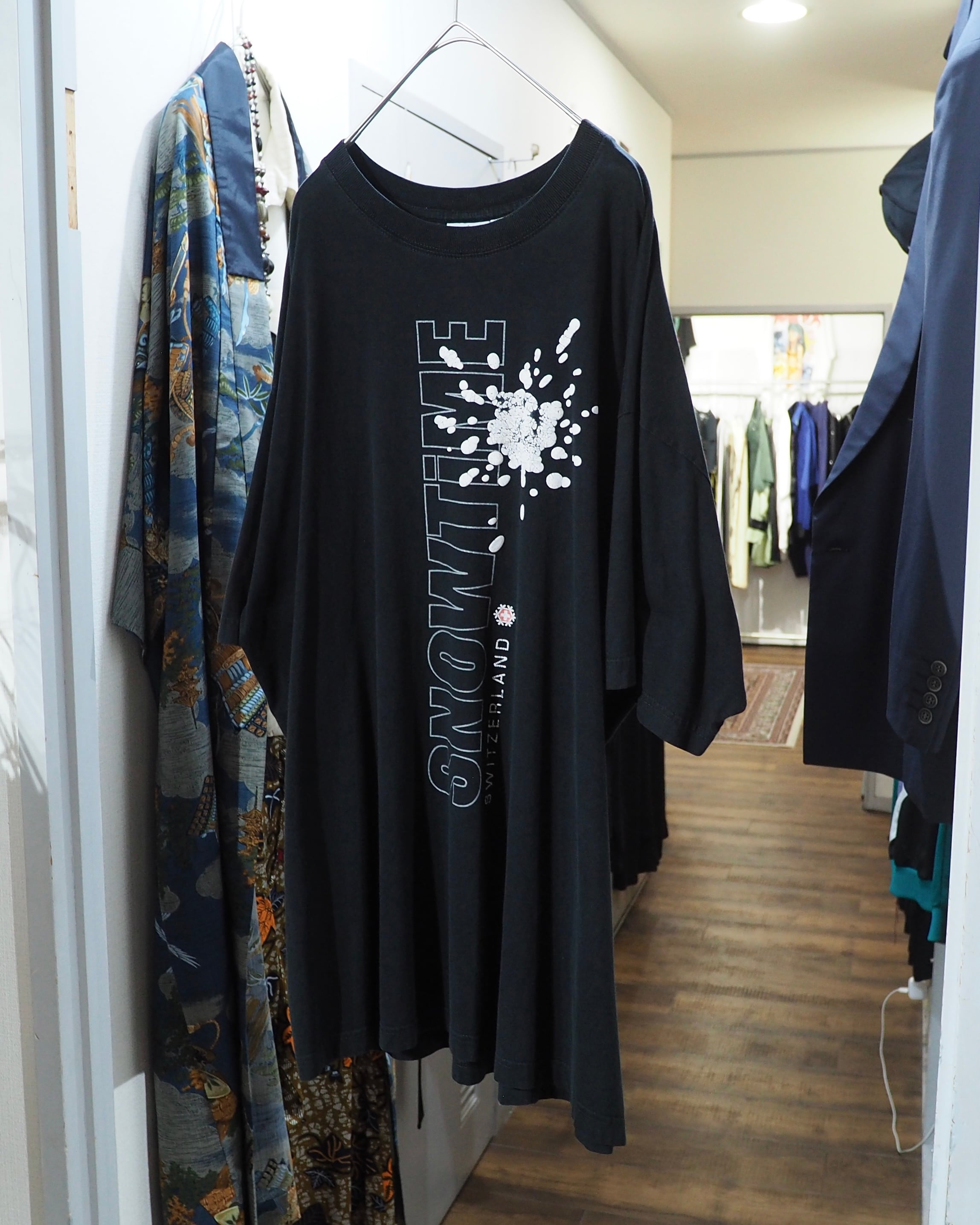 White Cracks × Puff printed Black SS Tee
