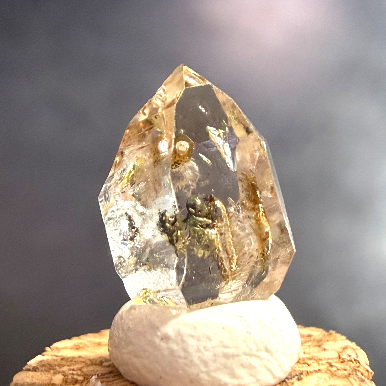 【1635】オイルインクォーツ パキスタン産 1.55ct