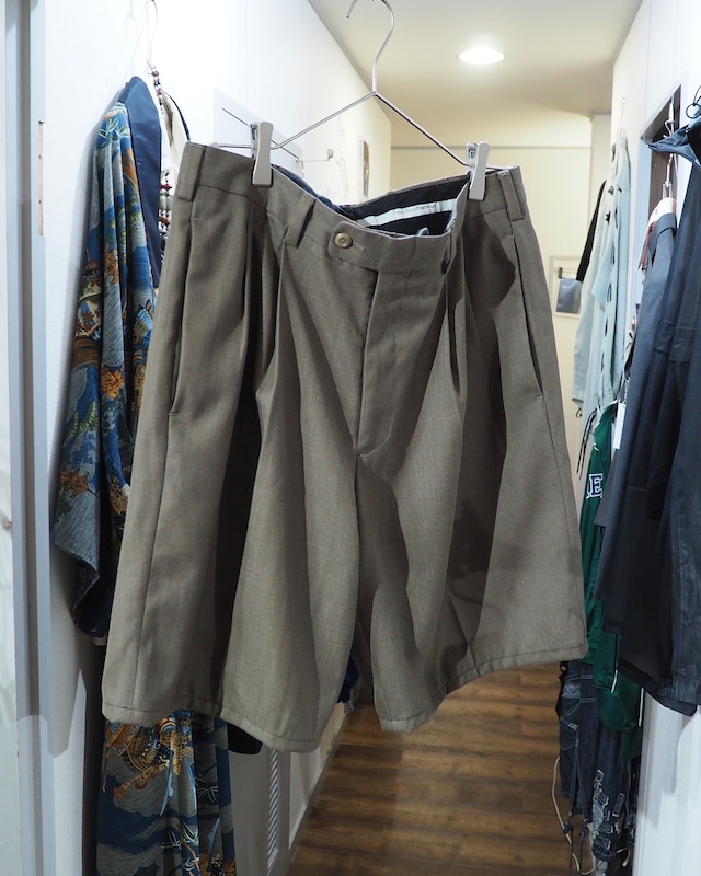 ” Perry Ellis ” Two tuck Wide slacks Shorts