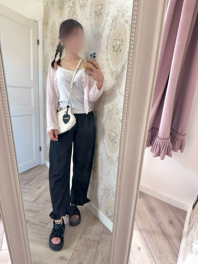 Heart Patch Curve Frill Pants