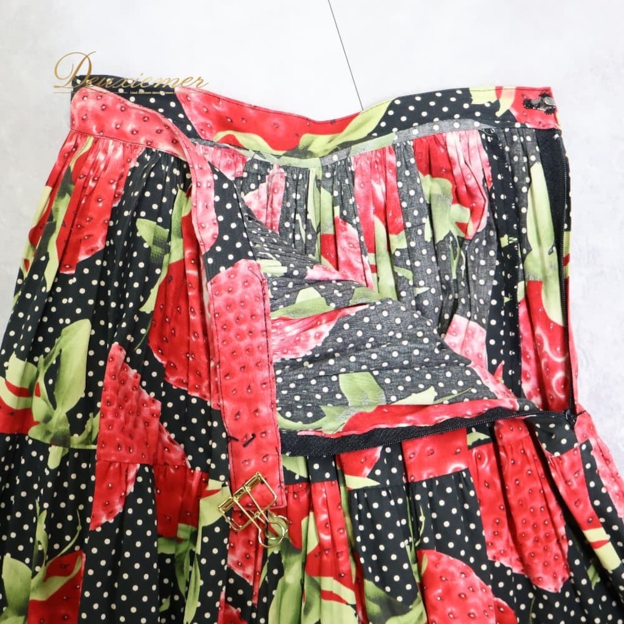 フォークダンス 衣装 スカート ブラック系 いちご 苺 チロリアン チロルスカート カントリー 果物 黒 赤 白 緑 水玉 ドット柄 華やか かわいい ダンス衣装 練習 レッスン イベント イチゴ レッド系 グリーン系 ホワイト系