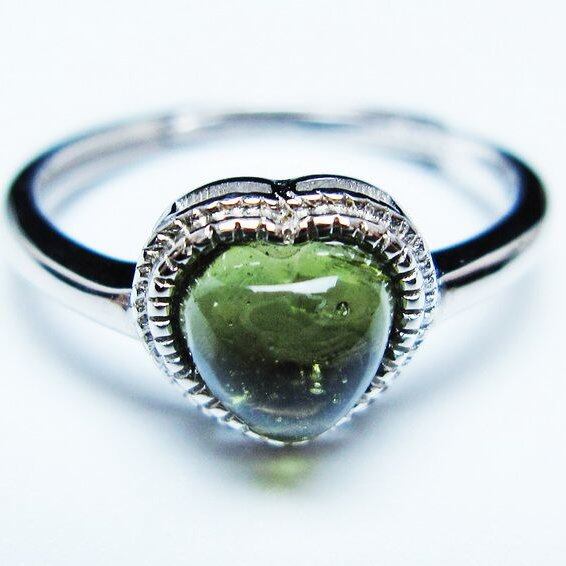 モルダバイト リング モルダウ石 指輪 ハート フリーサイズ 13号 一点物 メール便可 [M便 1/20] 199-635