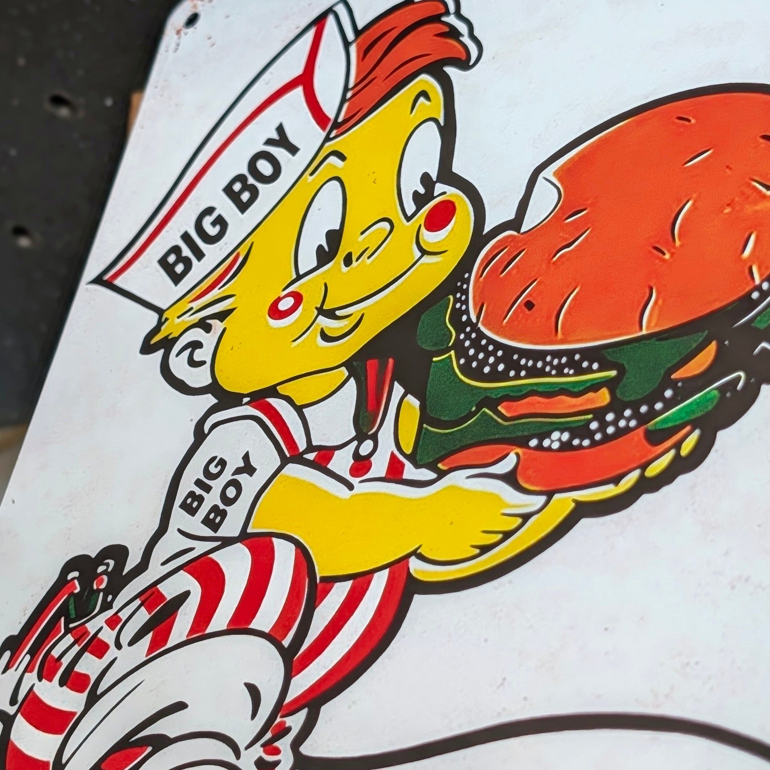 送料無料！ちょうどいいブリキ看板 【 ビッグボーイ（Big Boy）】『 イーストコースト・ビッグボーイ Frisch's 』 METAL SIGN / メタルサイン / ブリキ看板 / サインボード / ビンテージ加工〚アメリカン雑貨 アメトイ〛