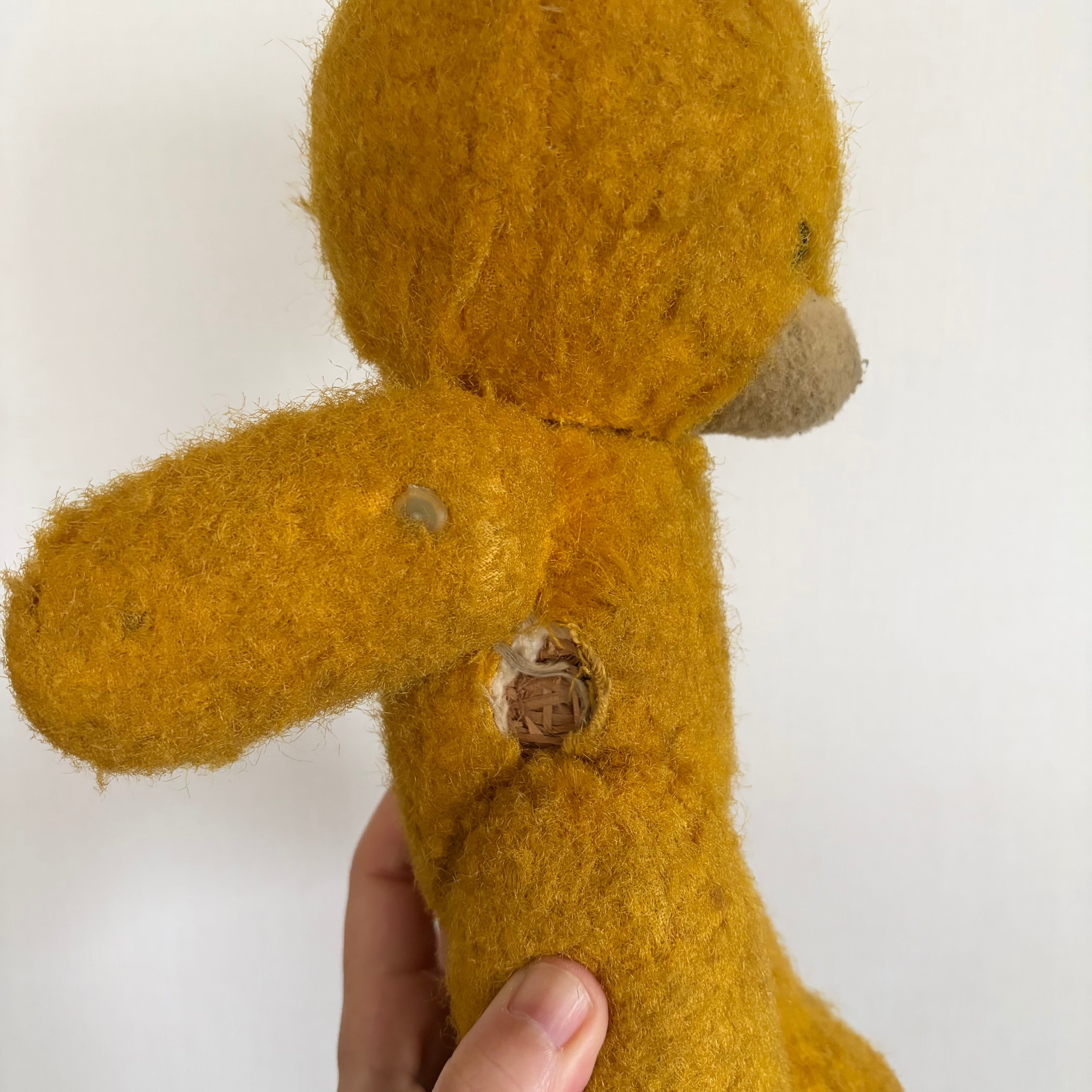 オレンジ色のエプロンをしたくま | tsuitachi craft&brocante
