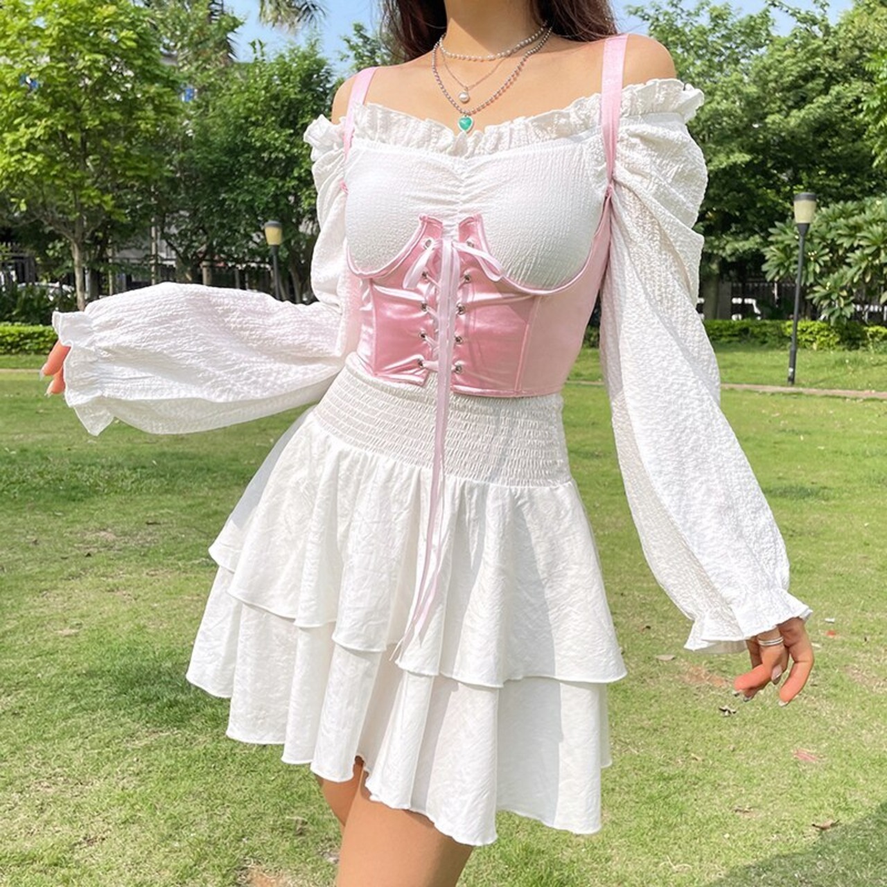 送料無料 ダーリンガガシックピンクサテンコルセットトップ女性レース 