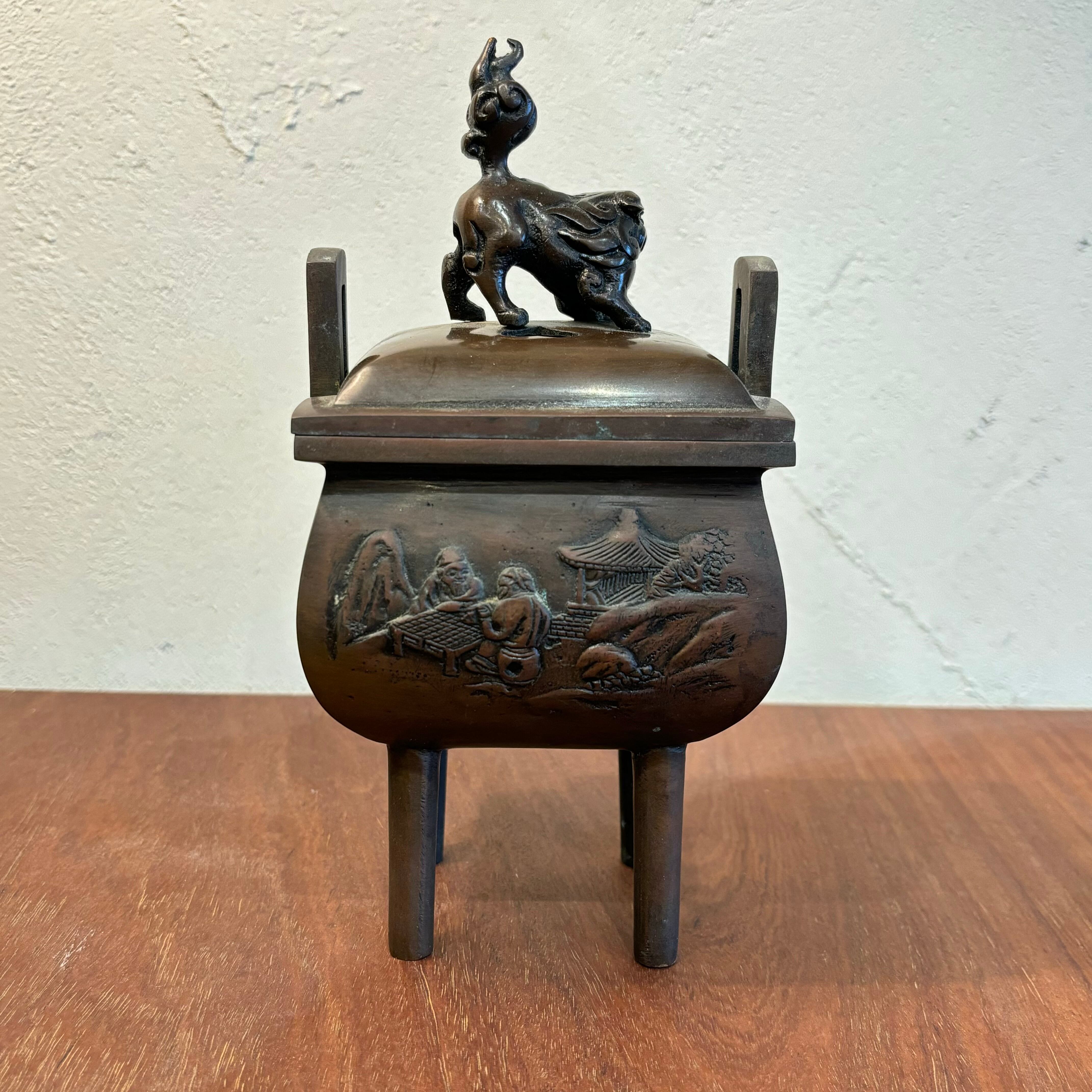 香炉 四脚 骨董品 レトロ レア （獅子彫刻の金属製香炉 古美術 骨董品 