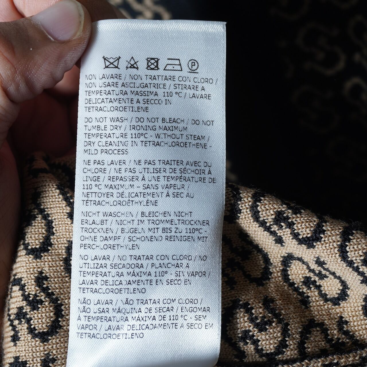 FERRAGAMO】フェラガモ ”VIRGIN WOOL100％”ガンチーニニット