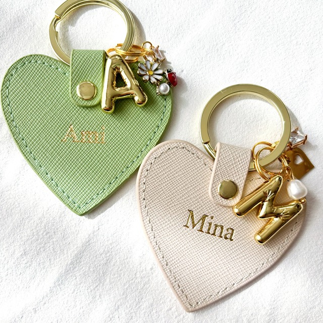 バルーンモチーフのイニシャルチャームCOLOFUL HEART KEY RING