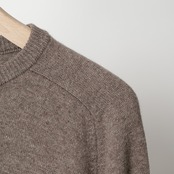 PERSONAL MATTERS "MERINO WOOL CREW NECK SWEATER"　DARK BROWN