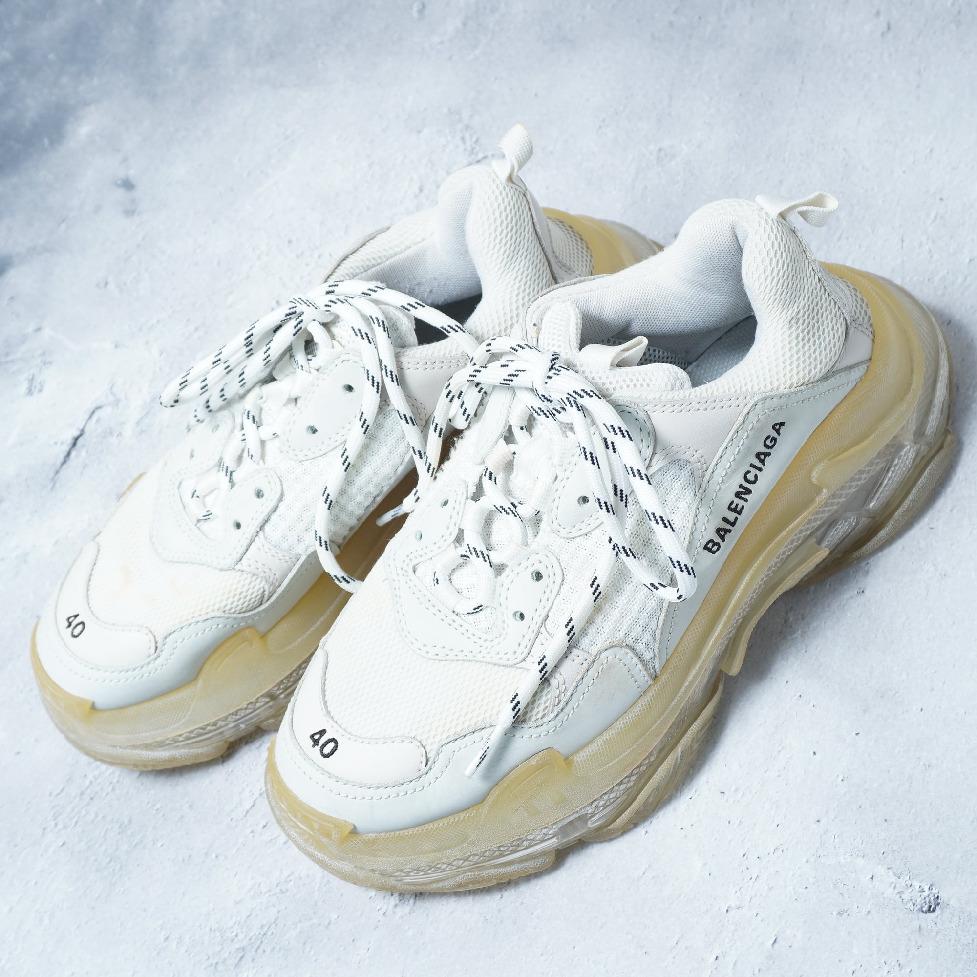 【美品】BALENCIAGA　トリプルS　ダッドスニーカー　ホワイト　27cm BALENCIAGA】バレンシアガ トリプルS ダットスニーカー white | MIXHIVE