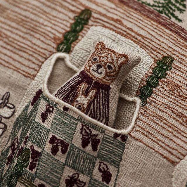 Coral & Tusk クッションカバー Three Little Bear (30x40)