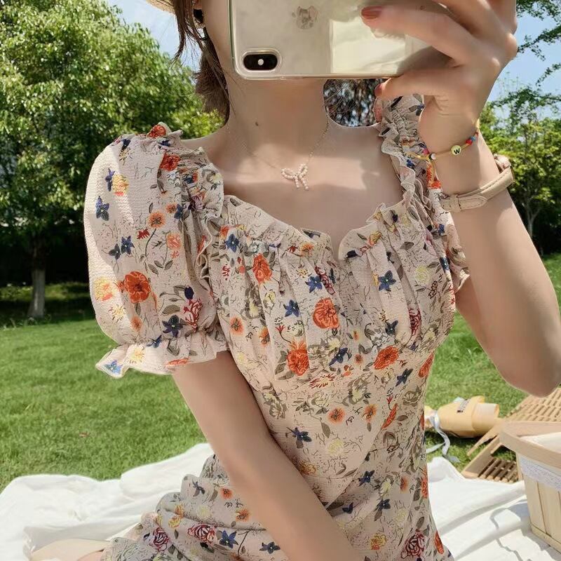 【新作】【送料無料】 スクエアネック花柄ドレス 2022 新しいハイエンドパフスリーブスリムドレス腹をカバーする宮殿スタイルのドレス女性のための 0227162649448