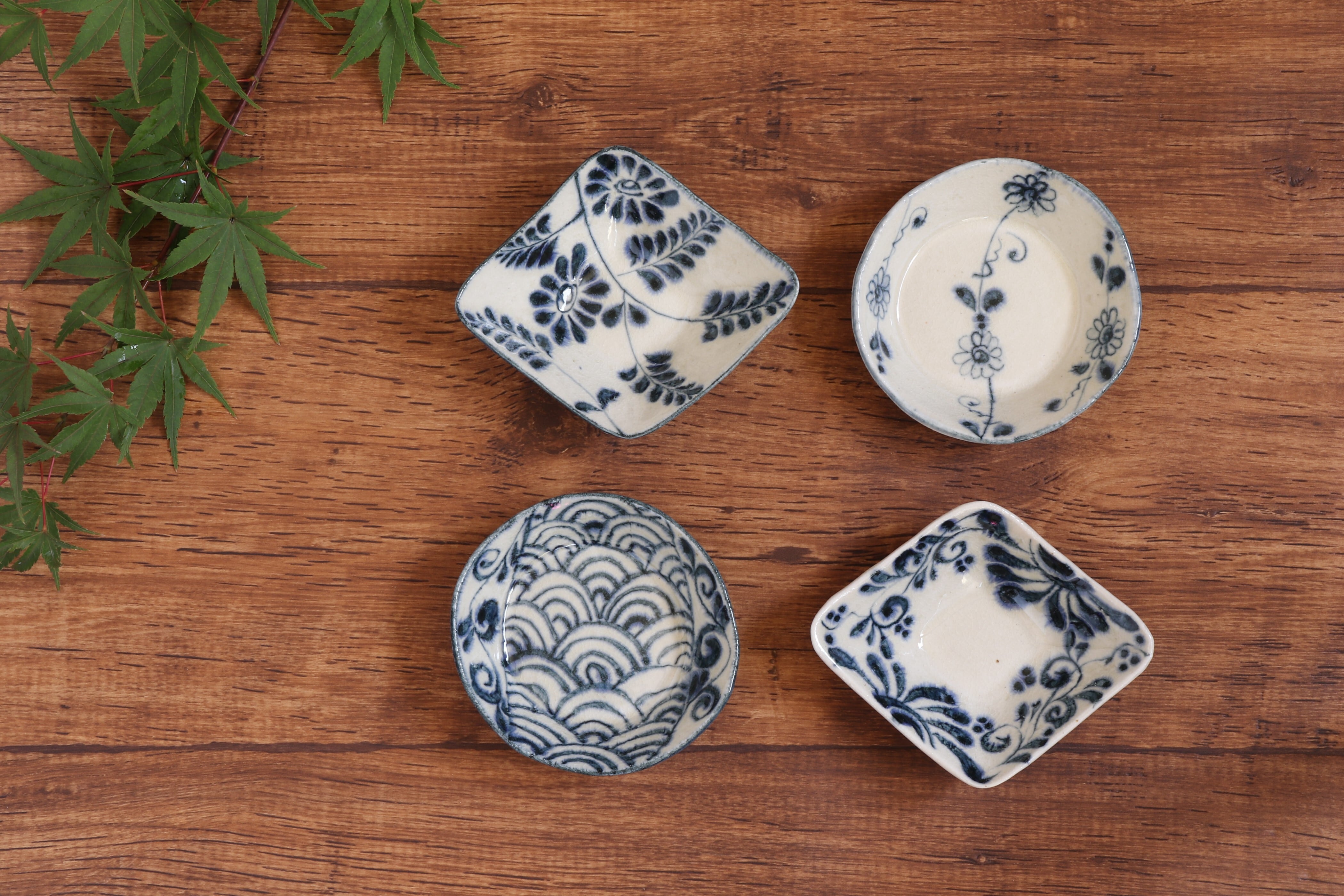 安南 菱形珍味 ツル唐草