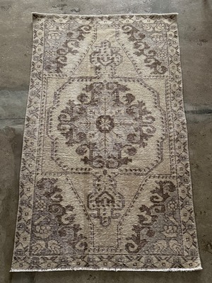 【送料込み】vintageヴィンテージ　ウォッシュ加工　トルコラグ　アヴァノス絨毯    TRB4219